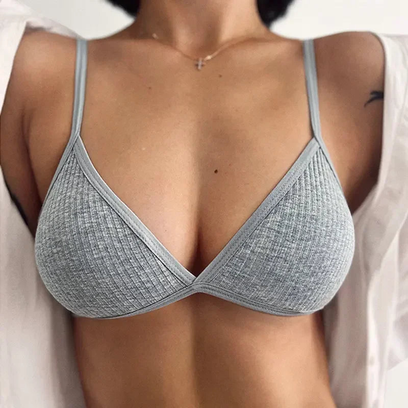 Bralette Triangle Deep V Style Français Sans Armatures - Lingerie Douce et Confortable - Just For Pure Ladies